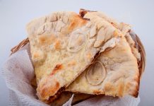 Nchiambara: frittata senza uova con cipolla di Tropea