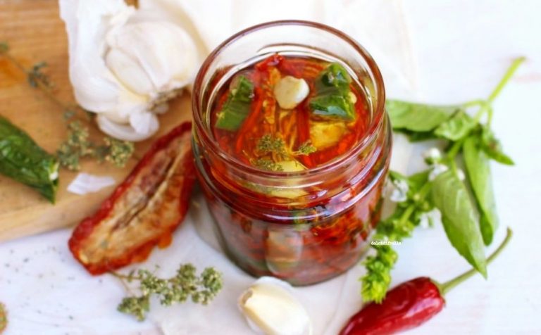 Pomodori secchi sott’olio Pomodori secchi sott’olio